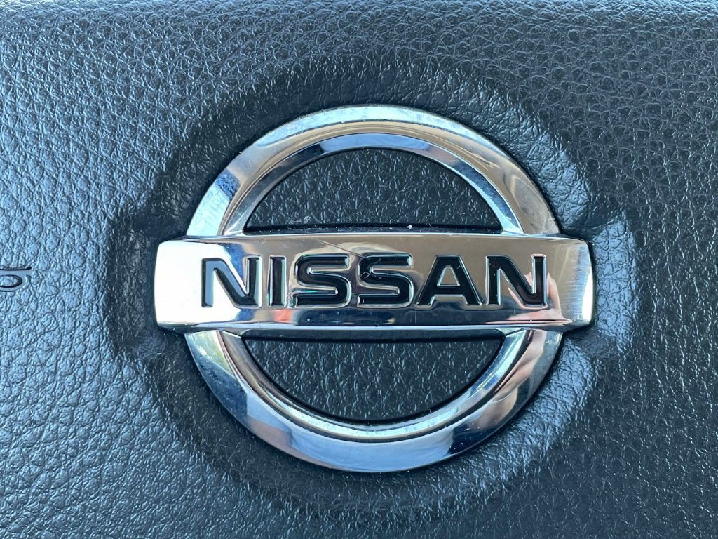 Used 2018 Nissan Titan SV w/ SV Convenience Package AWD/4WD image 32