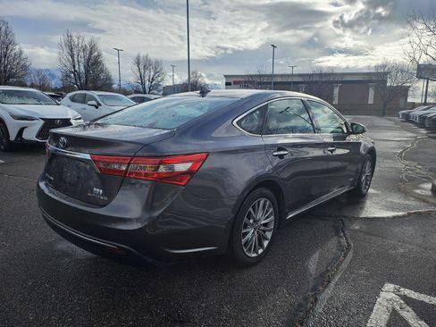 Used 2016 Toyota Avalon Limited image 5