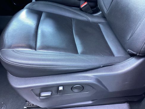 Used 2025 GMC Sierra 1500 SLT image 13