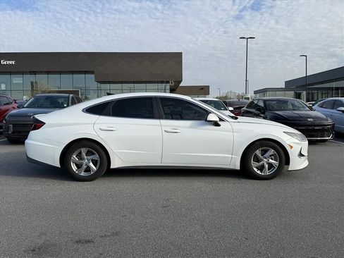 Used 2021 Hyundai Sonata SE image 2