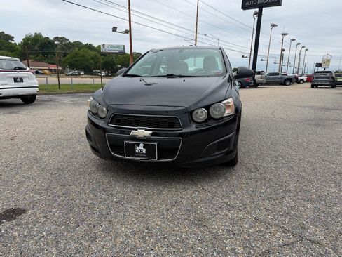 Used 2014 Chevrolet Sonic LT FWD image 8