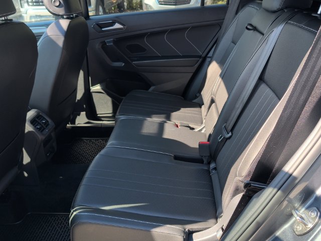 Used 2023 Volkswagen Tiguan SE R-Line AWD/4WD image 34