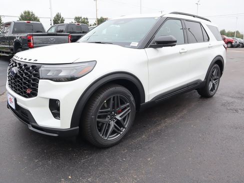 New 2026 Ford Explorer ST w/ Sun And Sound Package image 11