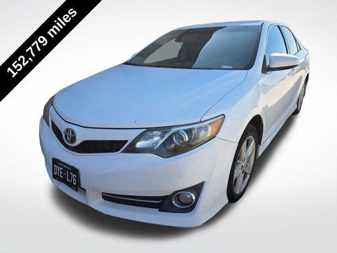 Used 2012 Toyota Camry SE image 2