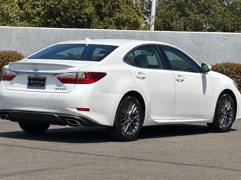 Used 2018 Lexus ES 350 w/ Premier Package FWD image 2