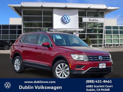 Used 2018 Volkswagen Tiguan SE w/ Panoramic Sunroof Package