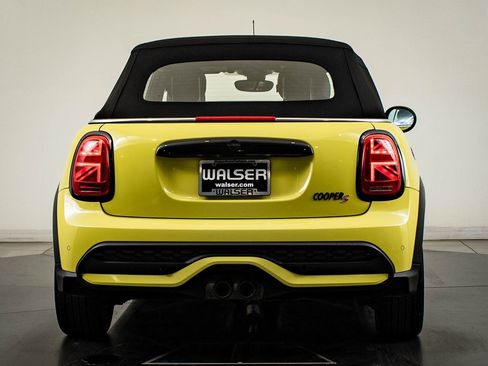 Used 2023 MINI Cooper S w/ Signature Upholstery Package image 8
