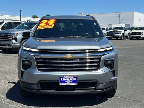 Certified 2024 Chevrolet Traverse LT AWD/4WD image 2