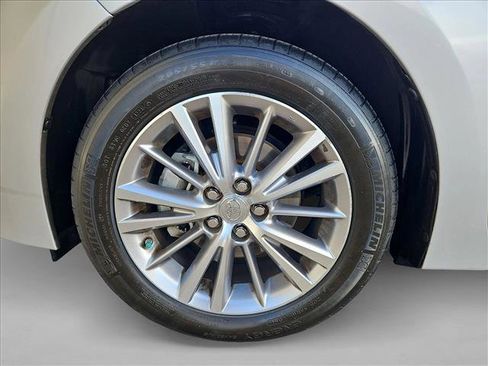 Used 2015 Toyota Corolla LE w/ Body Protection Package #1 FWD image 22