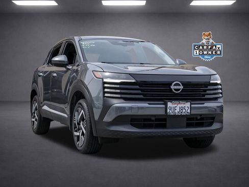 Used 2025 Nissan Kicks SV FWD image 2