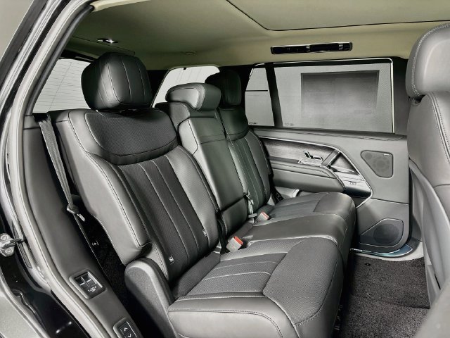 New 2027 Land Rover Range Rover Long Wheelbase SE AWD/4WD image 24