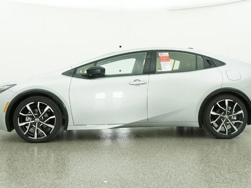 New 2026 Toyota Prius Plug-In Hybrid FWD image 19