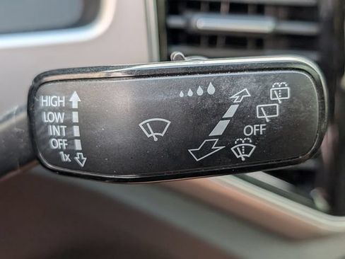 Used 2018 Volkswagen Atlas SEL w/ R-Line Package FWD image 27