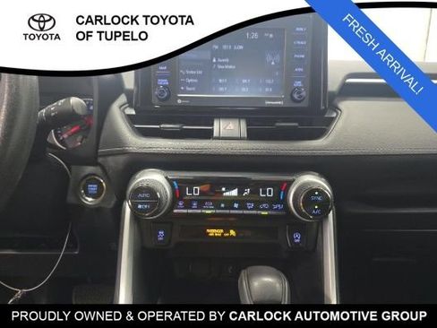 Used 2021 Toyota RAV4 XLE w/ Convenience Package FWD image 8