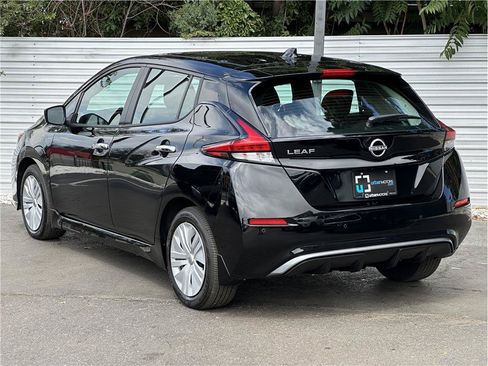 Used 2025 Nissan Leaf S FWD image 10
