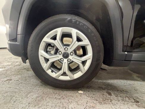 Certified 2025 Jeep Compass Latitude AWD/4WD image 13