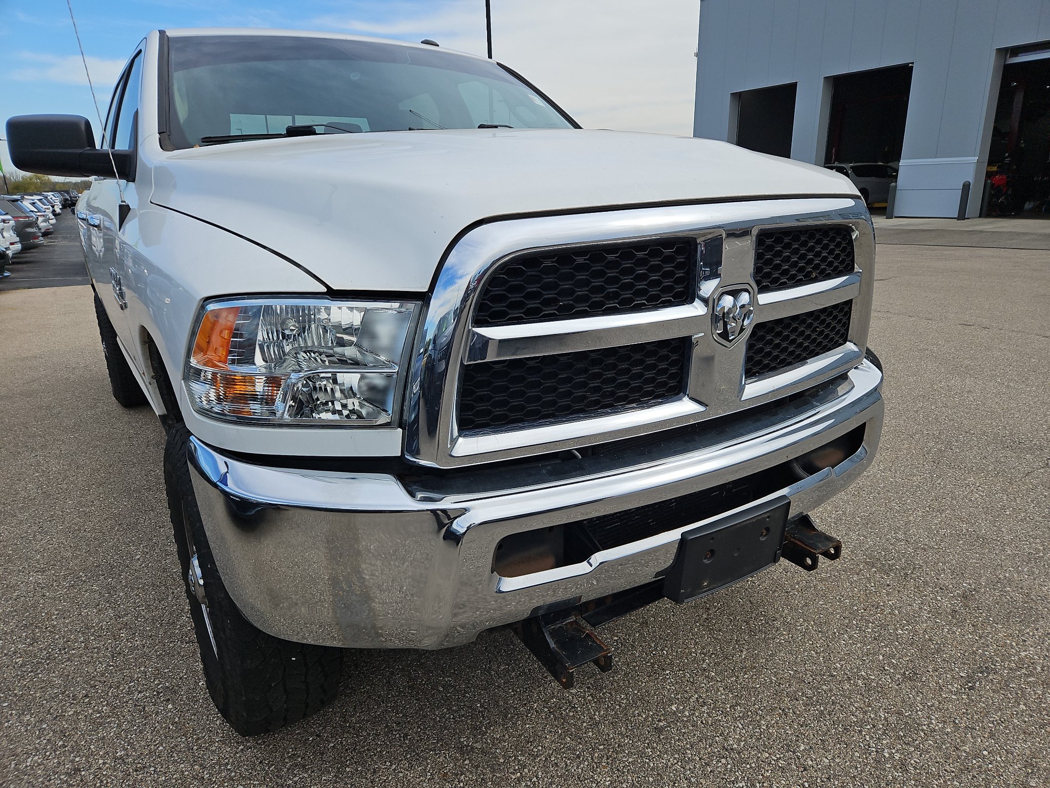 Used 2018 RAM 2500 SLT AWD/4WD image 3