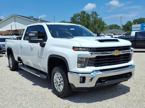 Used 2024 Chevrolet Silverado 2500 LT w/ Convenience Package AWD/4WD image 1