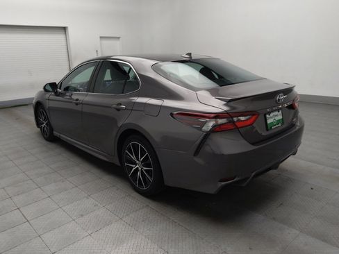 Used 2021 Toyota Camry SE image 5
