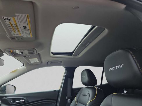 Certified 2025 Chevrolet Trax ACTIV w/ Sunroof Package image 15