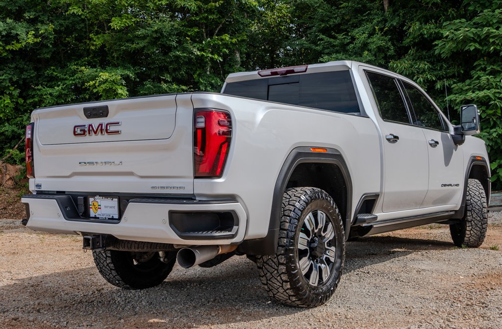 Used 2024 GMC Sierra 2500 Denali w/ Denali Reserve Package AWD/4WD image 5