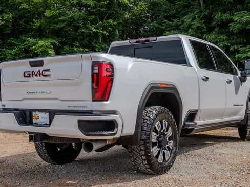 Used 2024 GMC Sierra 2500 Denali w/ Denali Reserve Package AWD/4WD image 5