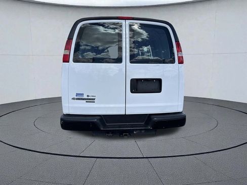Used 2014 Chevrolet Express 2500 image 5