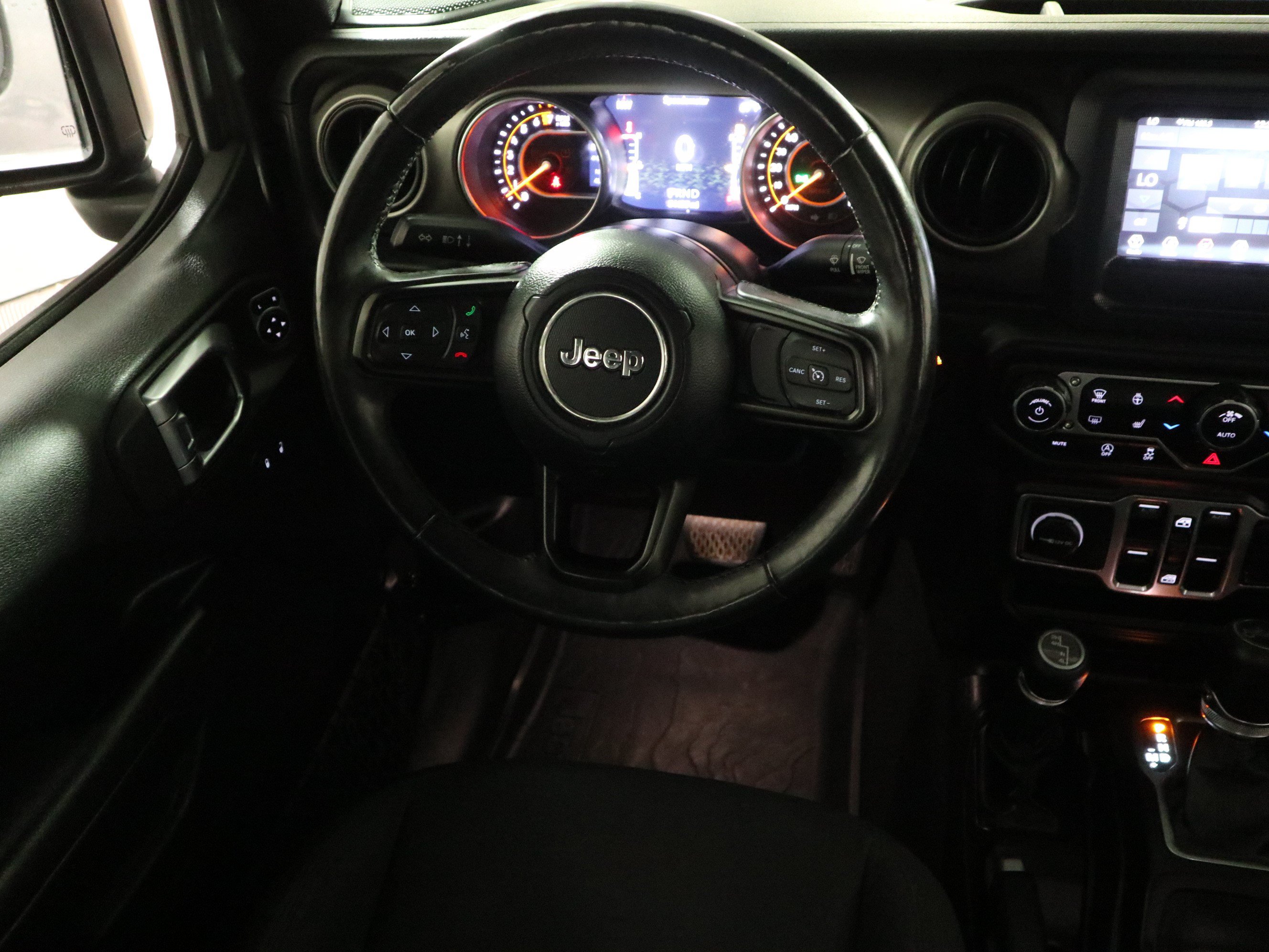 Used 2018 Jeep Wrangler Unlimited Sport S AWD/4WD image 16