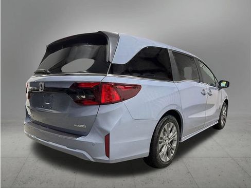 New 2026 Honda Odyssey Touring image 5
