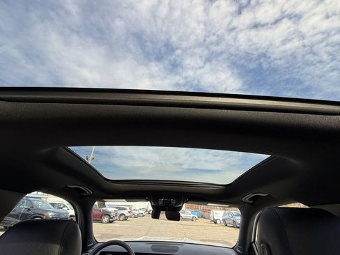 Used 2023 Mercedes-Benz EQB 300 4MATIC image 26