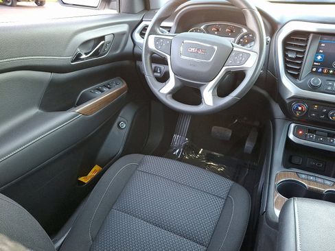 Certified 2023 GMC Acadia SLE w/ Driver Convenience Package image 14