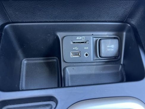 Used 2018 Jeep Cherokee Limited w/ Technology Group image 25