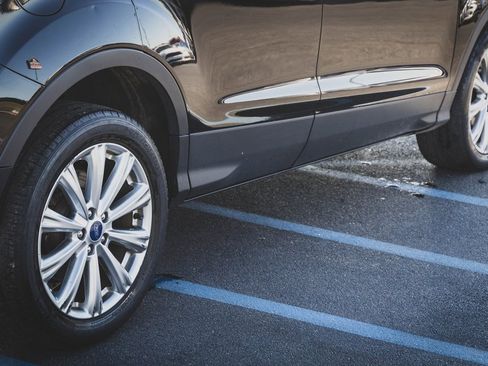 Used 2018 Ford Escape Titanium w/ Ford Safe & Smart Package image 31