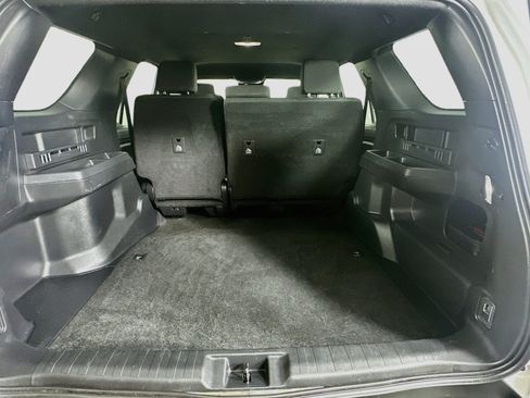 Used 2025 Toyota 4Runner SR5 AWD/4WD image 28