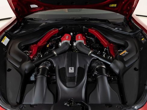 Certified 2025 Ferrari Roma Spider RWD image 35