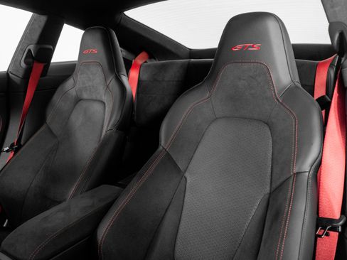 Used 2025 Porsche 911 Carrera 4 GTS image 3