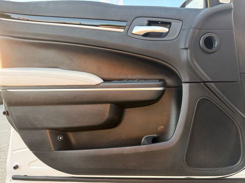 Used 2018 Chrysler 300 S RWD image 13