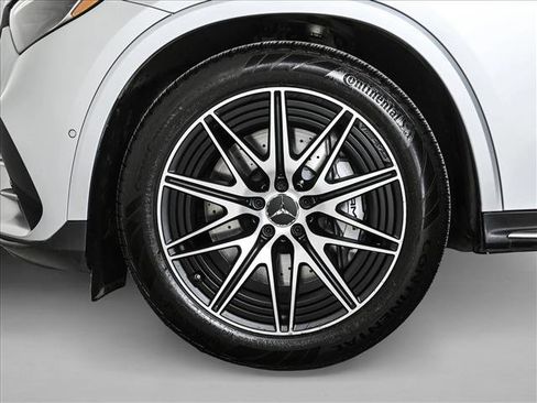 Certified 2025 Mercedes-Benz GLC 43 AMG 4MATIC Coupe image 25