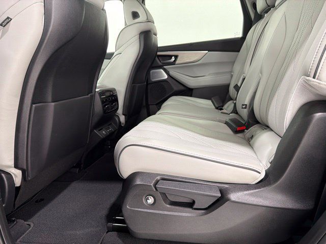 Certified 2026 Acura MDX w/ Advance Package AWD/4WD image 17