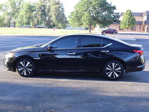 Used 2019 Nissan Altima 2.5 SV FWD image 9