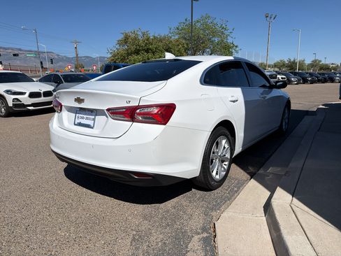 Used 2021 Chevrolet Malibu LT FWD image 5