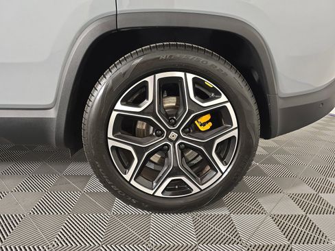 Used 2023 Rivian R1S Adventure AWD/4WD image 10