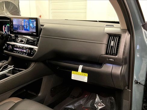 New 2026 Nissan Pathfinder Platinum w/ Lighting Package AWD/4WD image 37