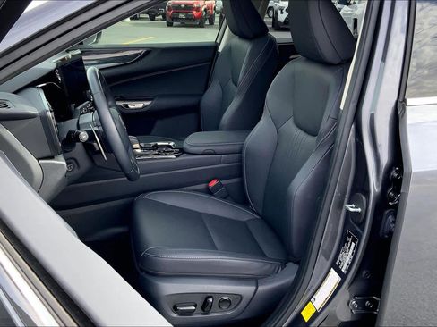Used 2025 Lexus NX 350h AWD w/ Premium Package image 8