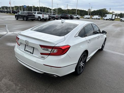 Used 2022 Honda Accord Touring image 9