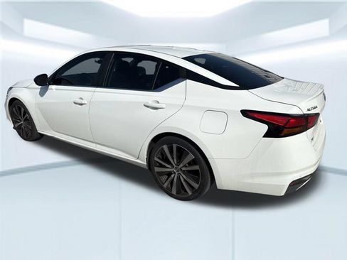Used 2020 Nissan Altima 2.5 SR FWD image 10