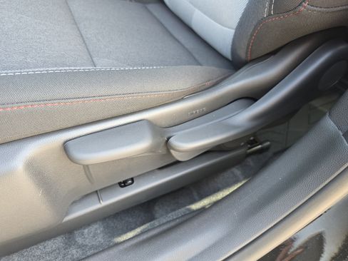 New 2026 Chevrolet Trax RS w/ Sunroof Package FWD image 25