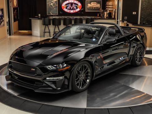 Used 2019 Ford Mustang GT Premium w/ GT Performance Package RWD image 5