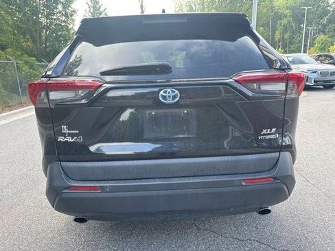 Used 2019 Toyota RAV4 XLE AWD/4WD image 6