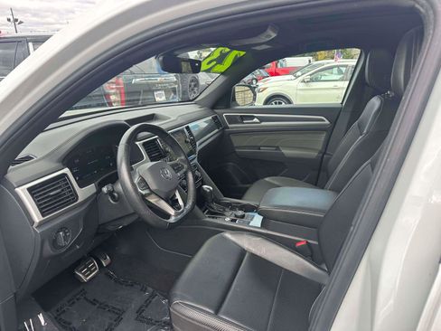 Used 2023 Volkswagen Atlas Cross Sport SEL R-Line image 14